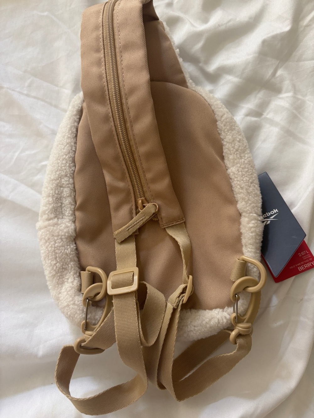NWT | Reebok Sherpa Convertible Sling Backpack Cream Tan 2-in-1 Crossbody Bag - Picture 4 of 11